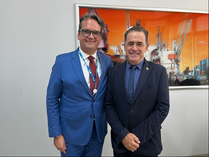 Superintendente do Porto de Itajaí João Paulo Tavares Bastos recebe vereador Beto Cunha